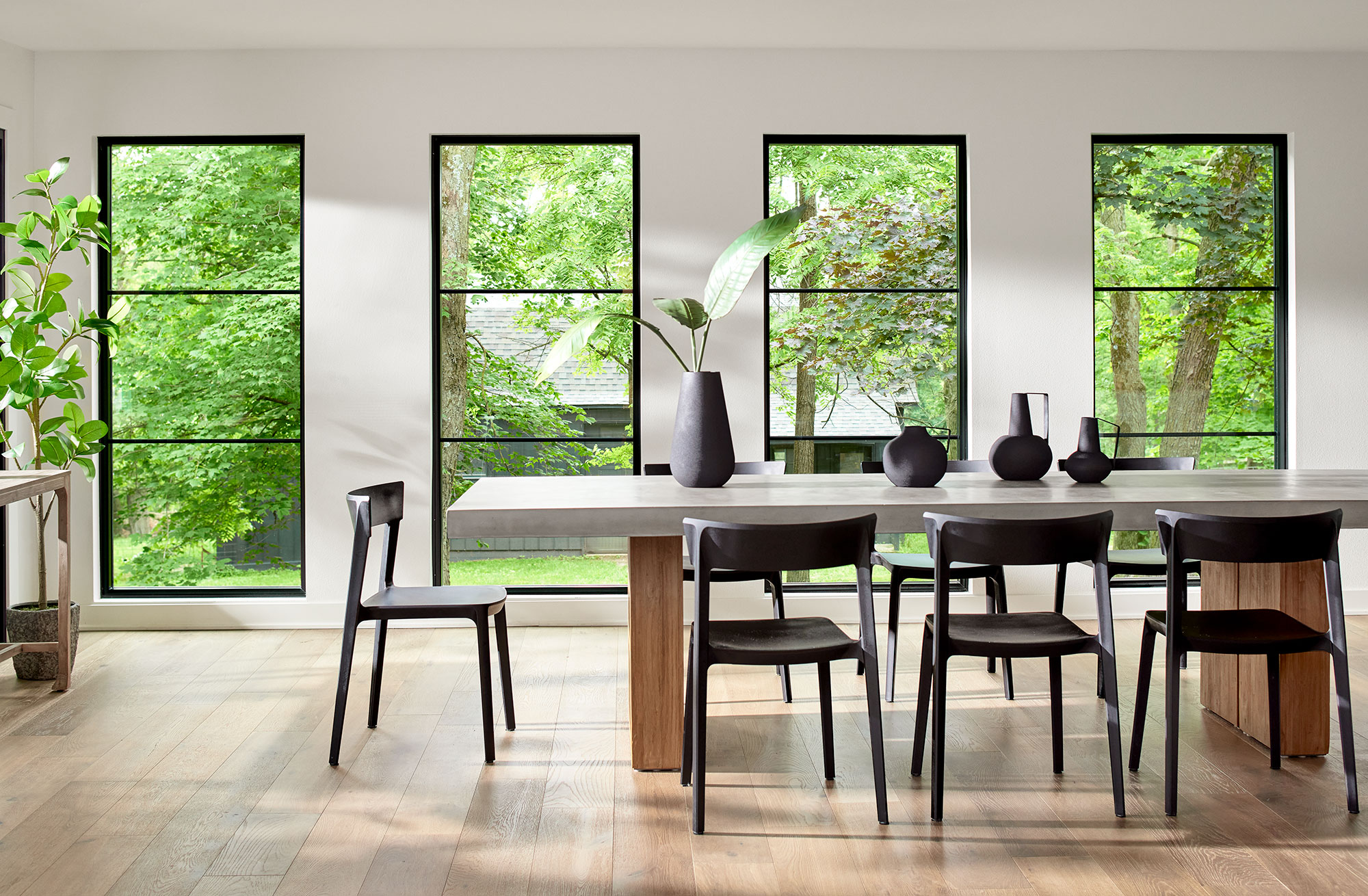 Row of picture windows in contemporary dining room